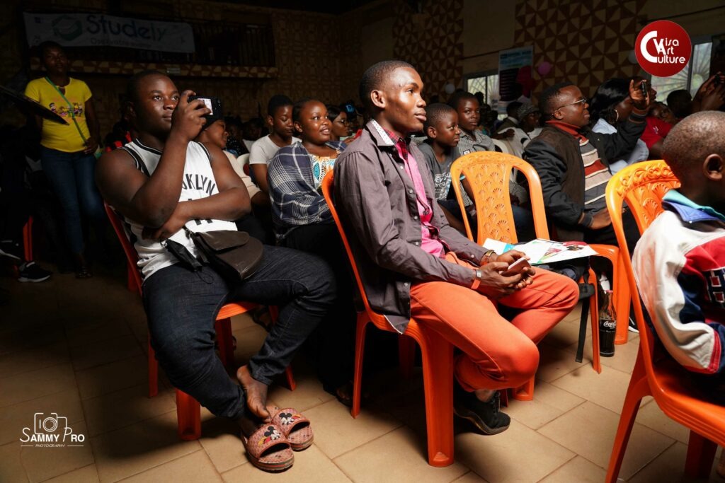 Article : Cameroun : les &eacute;tudiants s&rsquo;amusent et parlent entrepreneuriat lors de la BHB Party